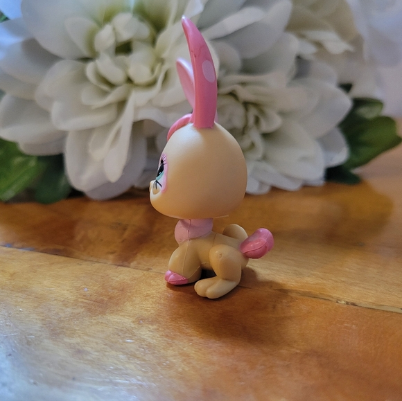 Littlest Pet Shop LPS #506 Bunny Rabbit Cream Pink Blue Green Eyes 2006 - Picture 4 of 11